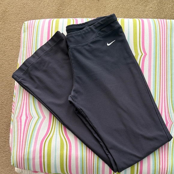 Nike Pants - Women’s Nike athletic pants, wide leg gray size small (2-4)